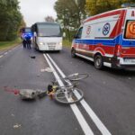 Około godz. 8:30 na drodze krajowej nr 60 w miejscowości Zalesie 132 km (pow. ciechanowski) doszło do potrącenia 83-letniego rowerzysty przez autobus marki Iveco