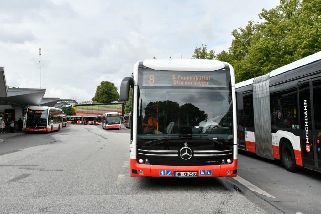 Do tej pory firma Hamburger Hochbahn AG stawiała na autobusy przegubowe / fot. hvv - Marc-Oliver Schulz