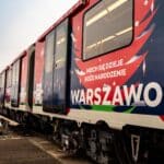 Warszawa/ W poniedziałek na stołeczne ulice wyjadą świątecznie oklejone pojazdy komunikacji miejskiej