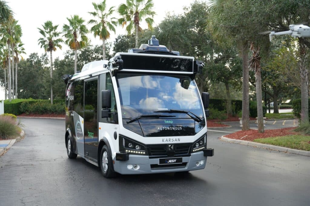 Nowa era mobilności: Karsan wprowadza autonomiczne minibusy do USA