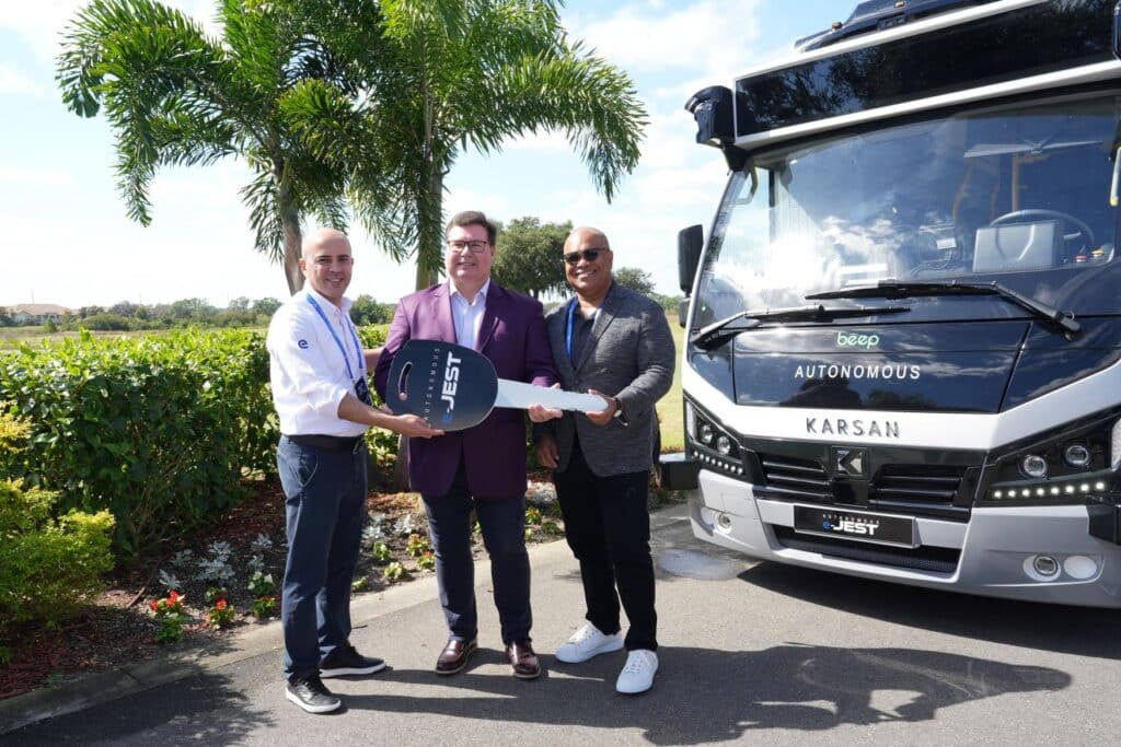 Nowa era mobilności: Karsan wprowadza autonomiczne minibusy do USA