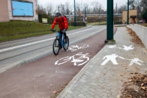 W Szopienicach dobiegły końca roboty budowlane przy prawie kilometrowym odcinku drogi rowerowej wzdłuż ul. Morawa.