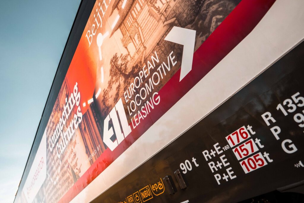 Pierwszy polski odbiorca z lokomotywą Vectron homologowaną na Włochy foto: Siemens