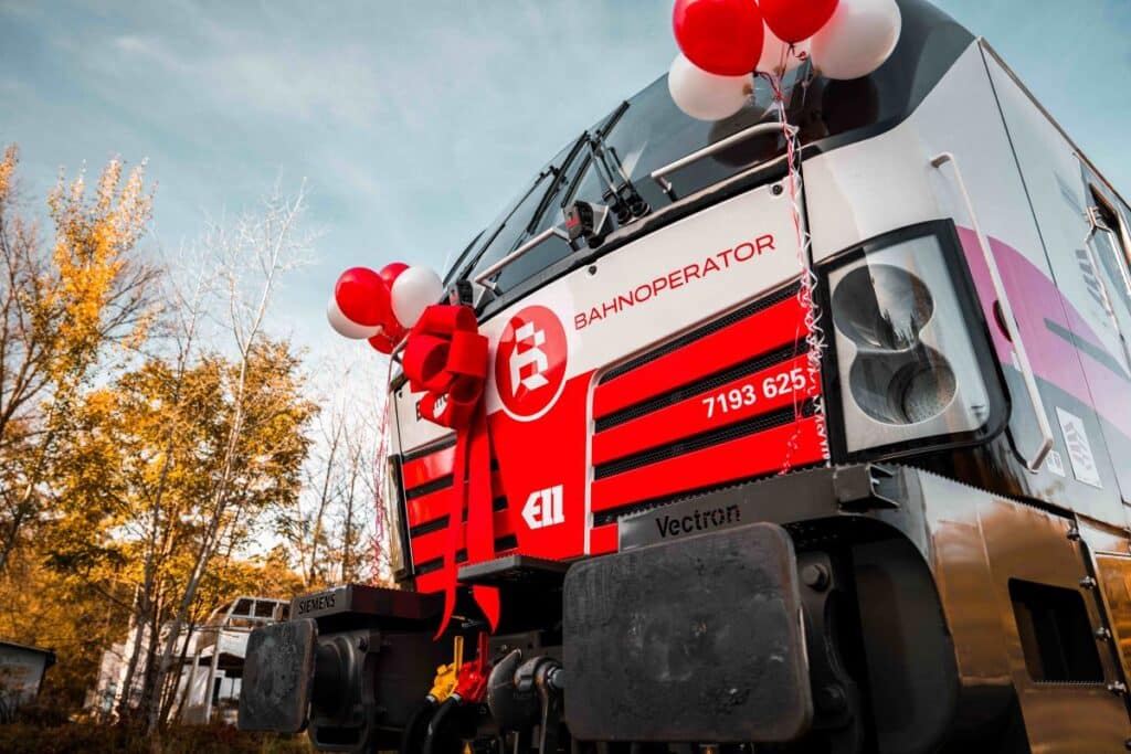 Pierwszy polski odbiorca z lokomotywą Vectron homologowaną na Włochy foto: Siemens