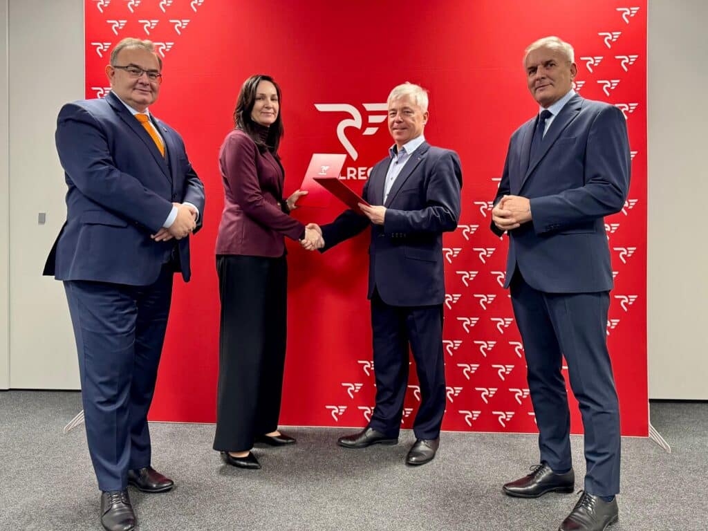 Podpisanie umowy na myjnię Polregio w Szczecinie