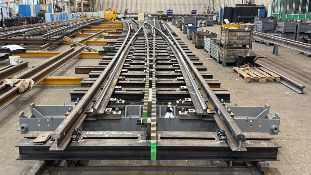 DT – Výhybkárna a strojírna podsumowuje rekordowe pierwsze dziewięć miesięcy 2025 roku