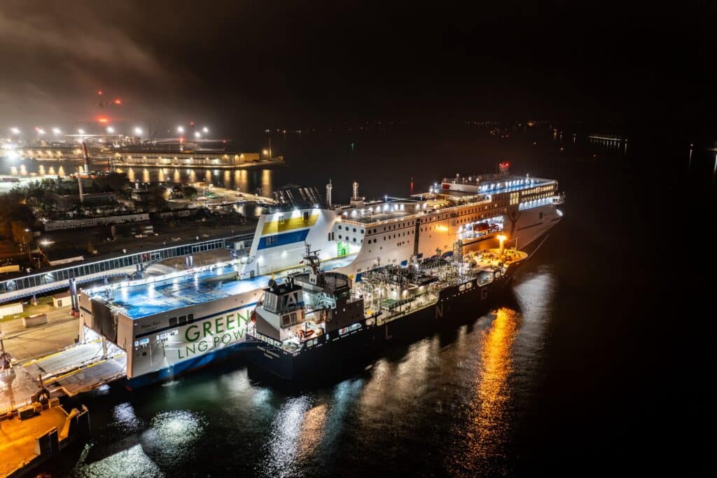 Premierowe operacje LNG w Świnoujściu. Historyczny moment dla polskich portów foto: Port Świnoujście