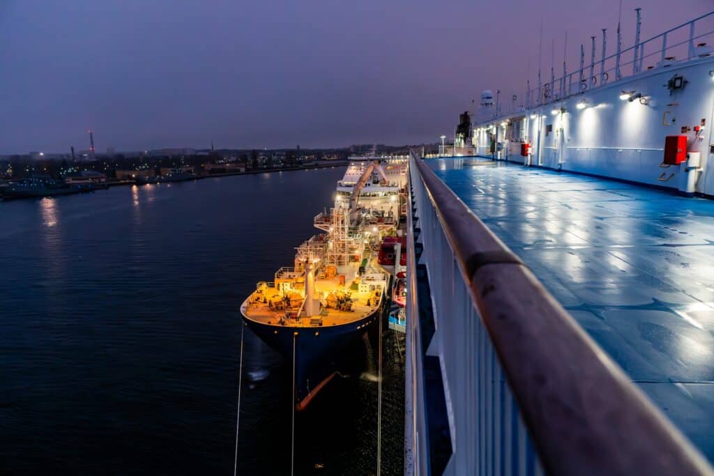 Premierowe operacje LNG w Świnoujściu. Historyczny moment dla polskich portów foto: Port Świnoujście