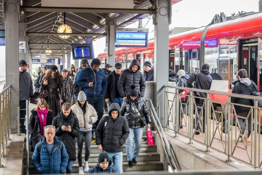 Regionalne przewozy kolejowe w kujawsko-pomorskiem z rekordową frekwencją foto: UMWKP