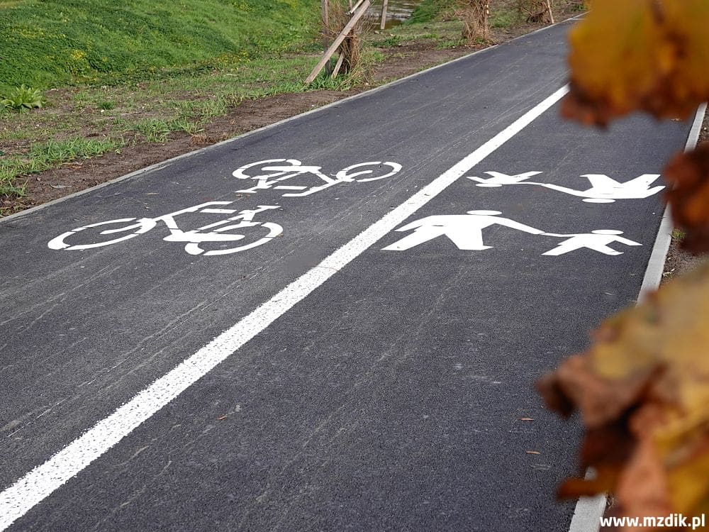 Inwestycja kosztowała ponad 600 tysięcy złotych, a jej realizacją zajęło się Przedsiębiorstwo Budownictwa Drogowego Perfekt.