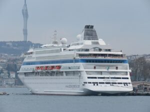 Infoship - „Astoria Grande” zatrzymana. Turcja odmawia wpuszczenia rosyjskiego wycieczkowca do Stambułu