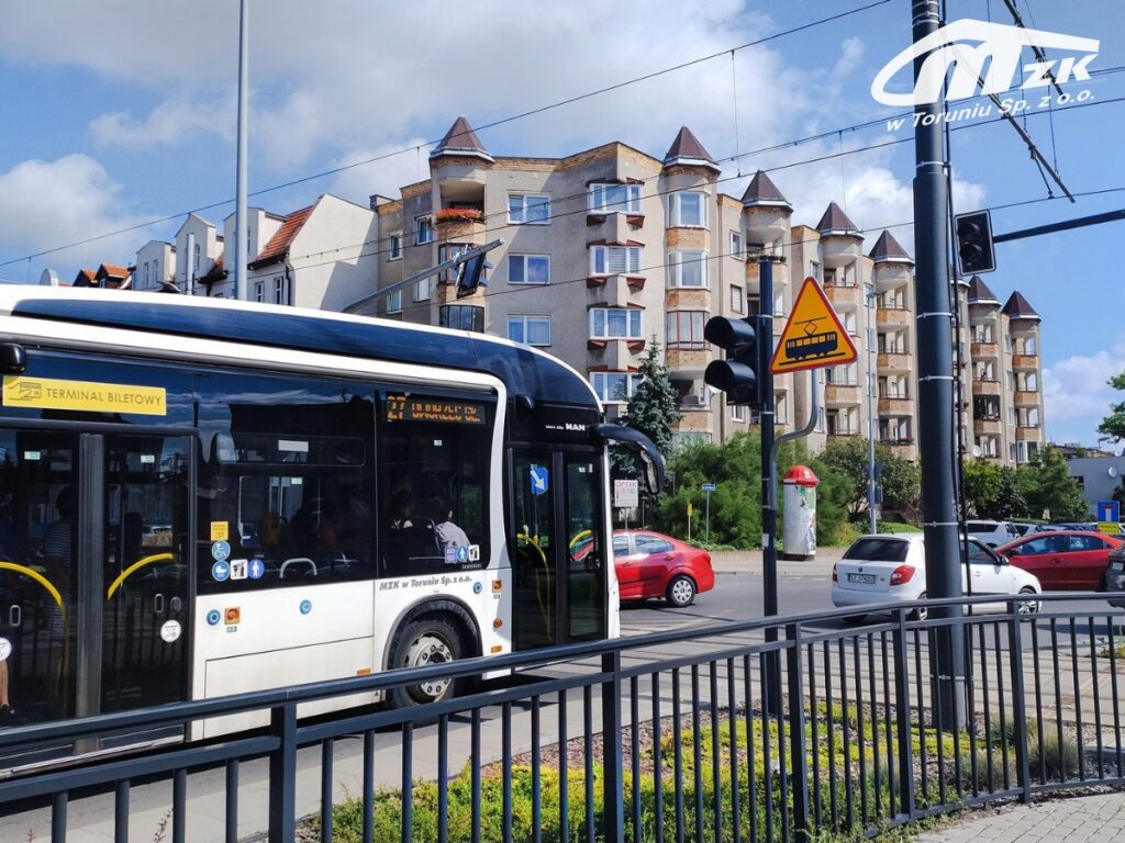 Toruń wzmacnia tabor transportu publicznego pojazdami hybrydowymi / fot. MZK Toruń