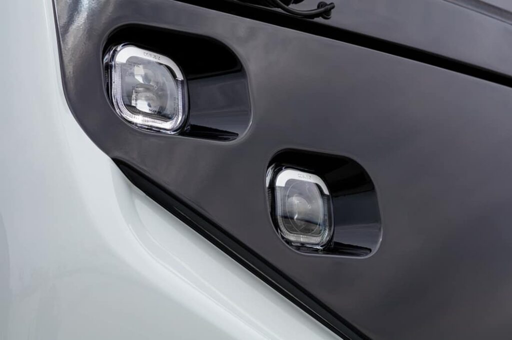 Cobus przyspiesza elektryfikację lotnisk. Wilno kupuje 12 e-busów, a Anglia ma jubileusz