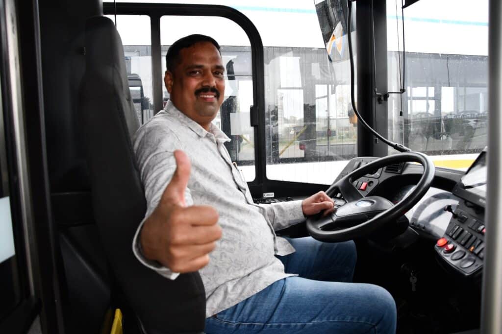 Komunikację miejską w Świnoujściu wsparli kierowcy z Indii. To odpowiedź na braki kadrowe / fot. UM Świnoujście