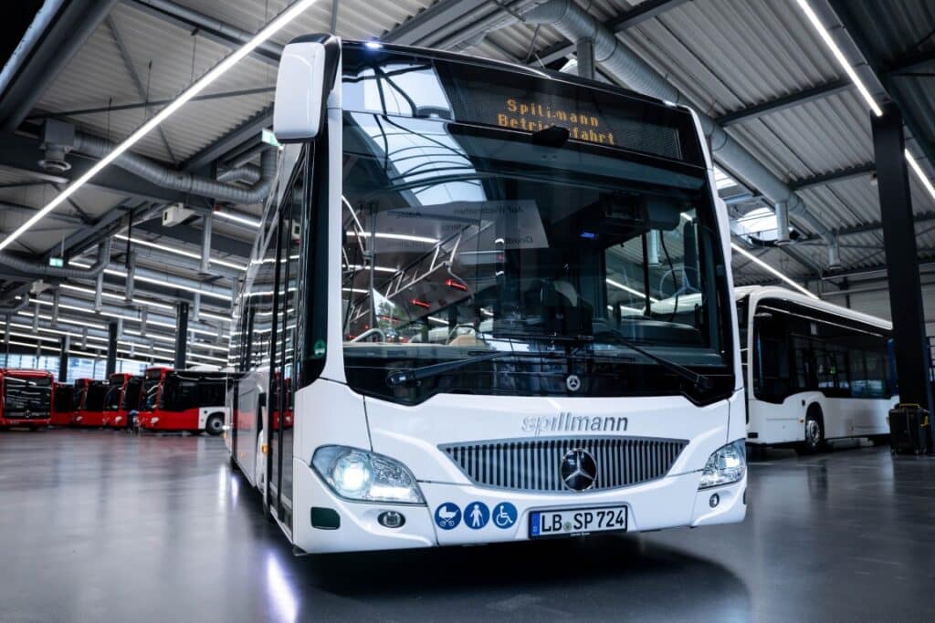 Daimler Buses i Spillmann prezentują „stretch limuzynę” do komunikacji miejskiej