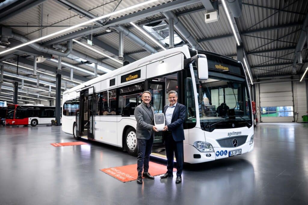 Daimler Buses i Spillmann prezentują „stretch limuzynę” do komunikacji miejskiej