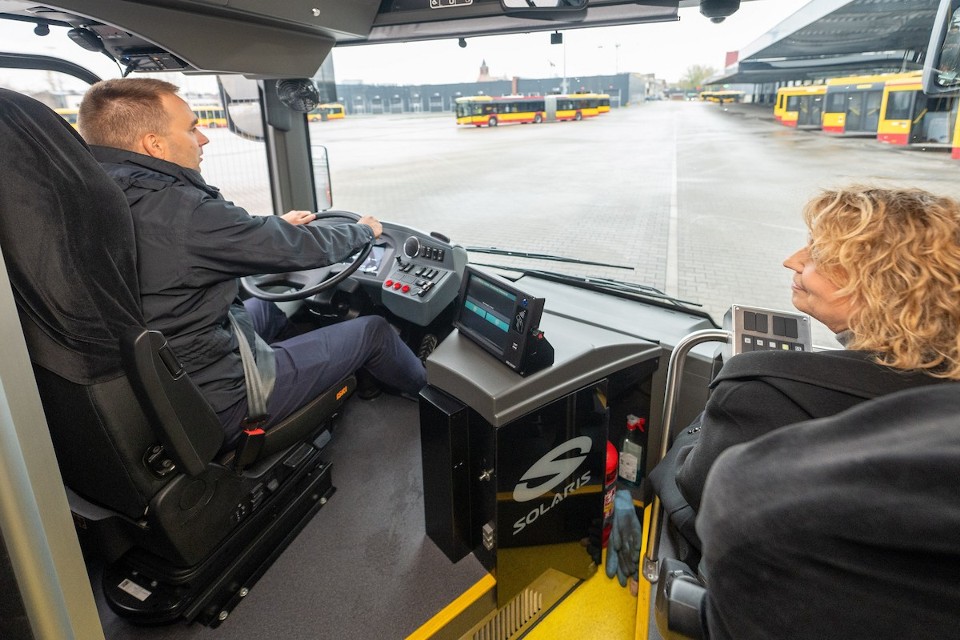 Infobus - Prezydent Łodzi pogratulowała najlepszemu kierowcy autobusów miejskich w Polsce. Z MPK Łódź
