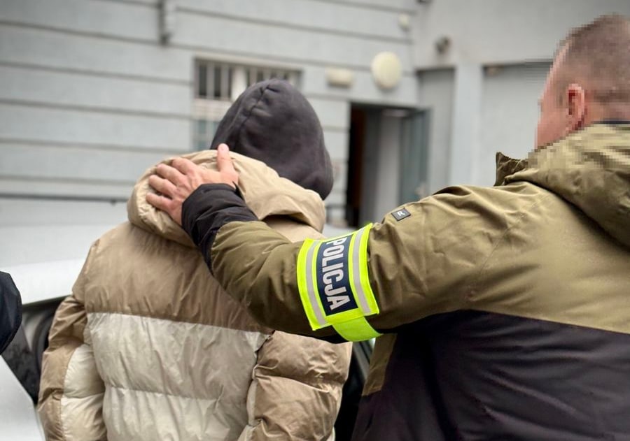 Pijana 18-latka z narkotykami zaatakowała kierowcę autobusu miejskiego w Gdańsku