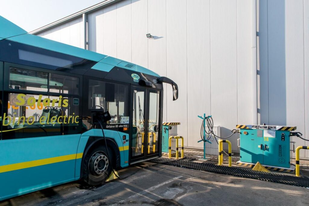 PKM Jaworzno na poszukiwaniach kierowców. Przez zewnętrzną firmę