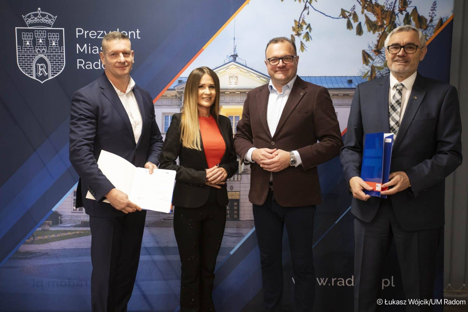 Infobus - MZDiK Radom ma umowę z Solarisem na autobusy elektryczne dla MPK. Od razu z opcją