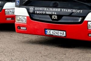 Nowe autobusy w Czerniowcach. Praga wspiera ukraiński transport publiczny