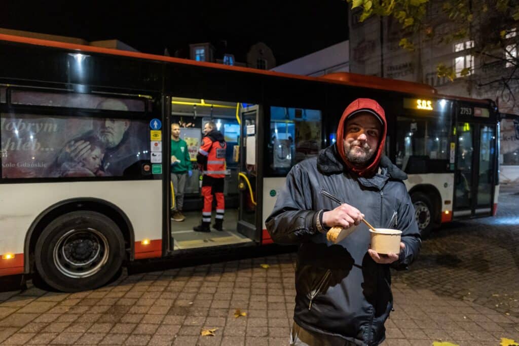 Trójmiasto ma już autobus SOS ze wsparciem dla bezdomnych