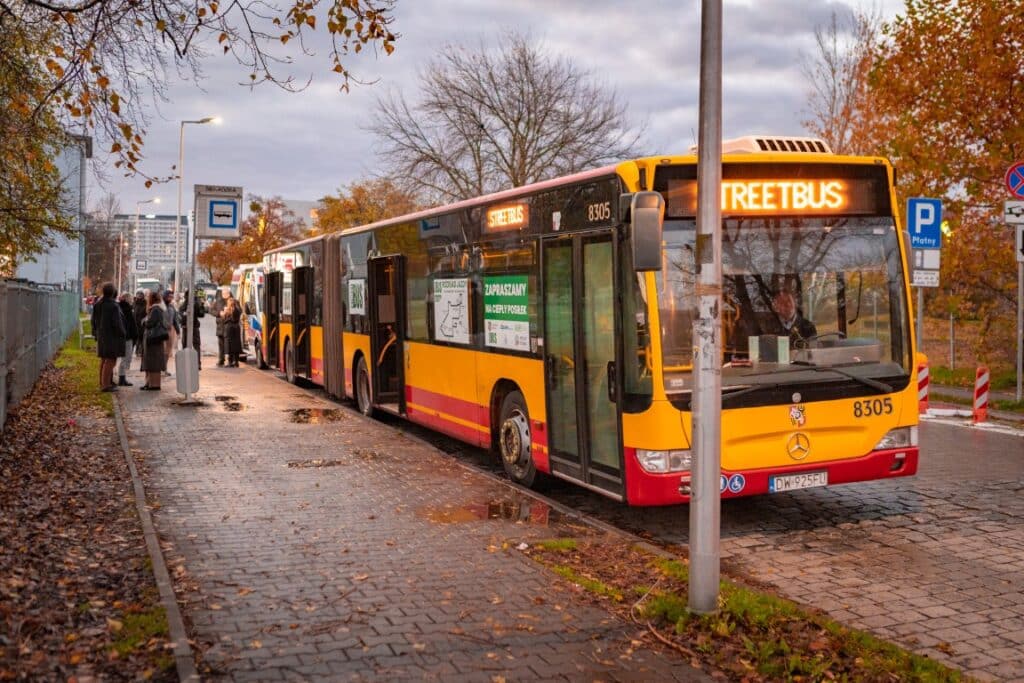 Streetbus znów w trasie. Mobilna pomoc dla osób w kryzysie bezdomności / fot. Bartosz Mokrzycki - UM Wrocław