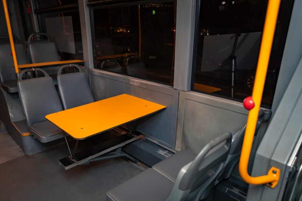 Streetbus znów w trasie. Mobilna pomoc dla osób w kryzysie bezdomności / fot. Bartosz Mokrzycki - UM Wrocław