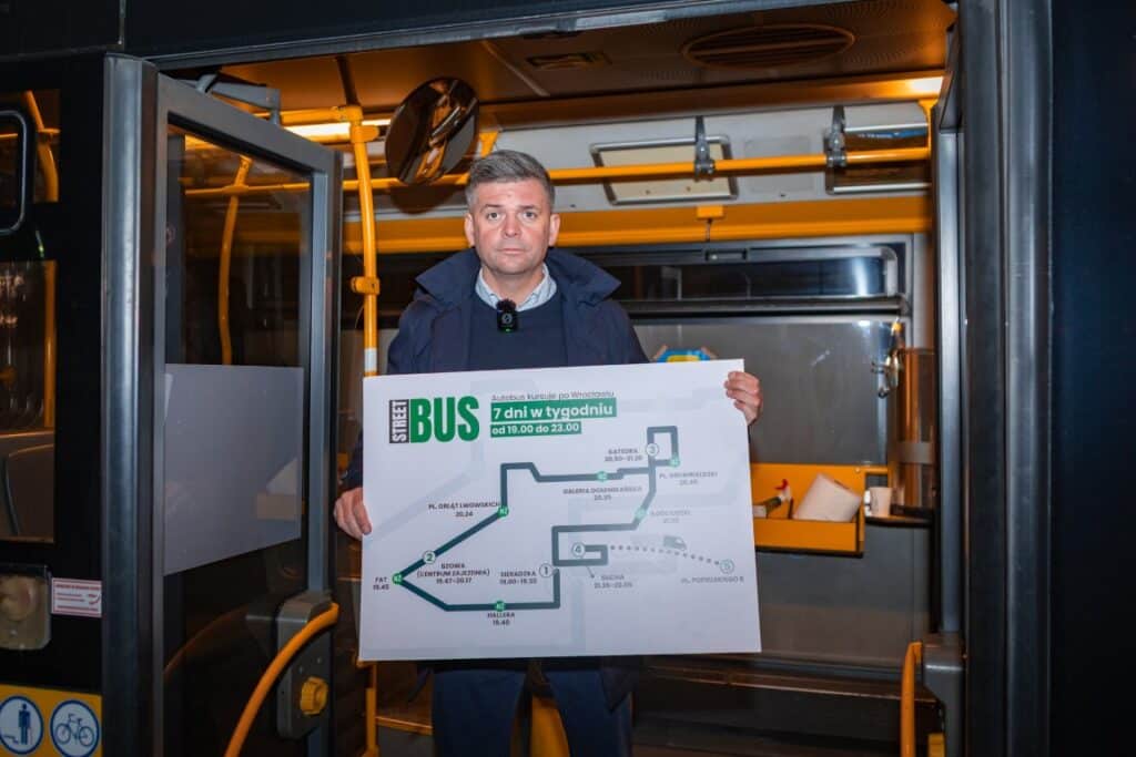 Streetbus znów w trasie. Mobilna pomoc dla osób w kryzysie bezdomności / fot. Bartosz Mokrzycki - UM Wrocław