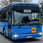 Szamotuły rezygnują z autobusu elektrycznego po upadłości wykonawcy. Na trasie już jeździ nowy – używany – autobus szkolny