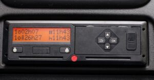 Inwestycje w zakresie bezpieczeństwa transportu publicznego - wyposażenie pojazdów w inteligentny tachograf