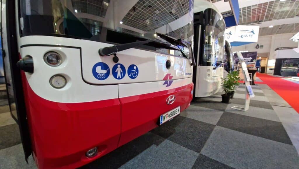 Busworld 2025: TAM Europe z ofertą autobusów elektrycznych, wodorowych i lotniskowych