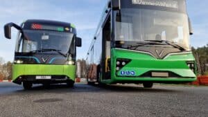 Autobusy VinFast na Torze Modlin