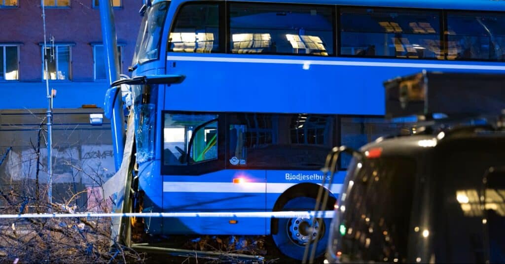Szwecja: Kierowca autobusu, który wjechał w przystanek w Sztokholmie – bez zarzutów
