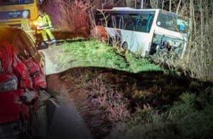 Wypadek autobusu w Pruchnej. Kierowca zjechał do rowu, by uniknąć zderzenia