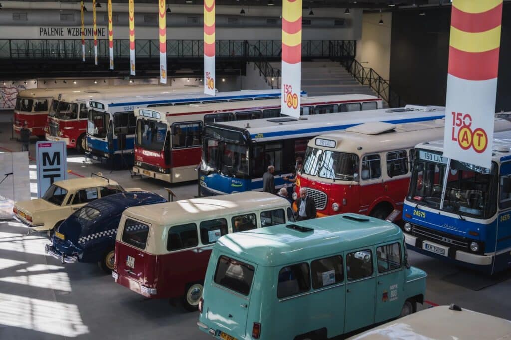 Kraków/ Wystawa zabytkowego taboru MPK na 150-lecie komunikacji miejskiej