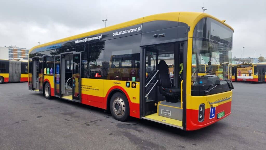 Warszawa/ Miejskie autobusy Yutong mają certyfikaty cyberbezpieczeństwa wydane w ubiegłym roku