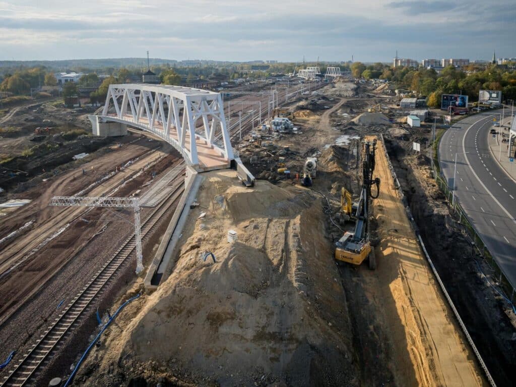 PKP PLK rozwiązuje dwie umowy projektowe na linii E65. Powodem liczne błędy w dokumentacji foto: PKP PLK