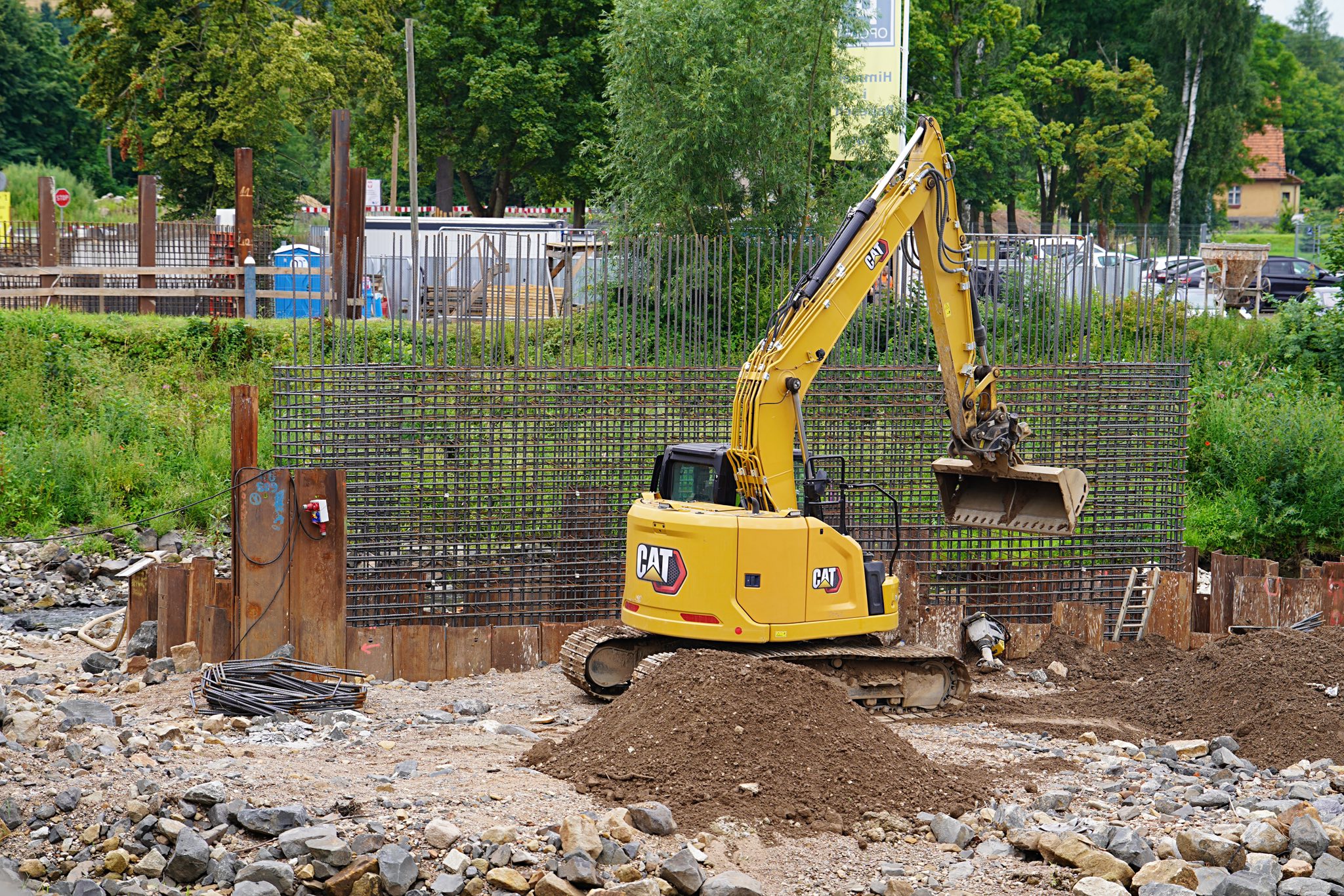 Inforail - Dolnośląska Służba Dróg i Kolei ogłasza dwa kolejne przetargi na remonty linii kolejowych