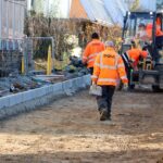 W Legnicy rozpoczęła się budowa zupełnie nowej ścieżki rowerowej, która znacząco poprawi spójność miejskiej infrastruktury.