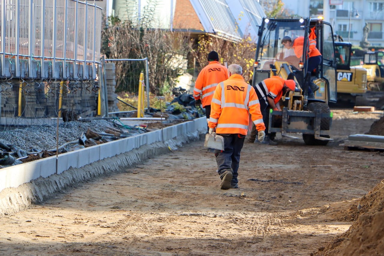 Infobike - Ruszyła budowa nowej ścieżki rowerowej w Legnicy. Połączy osiedle Kopernik z centrum