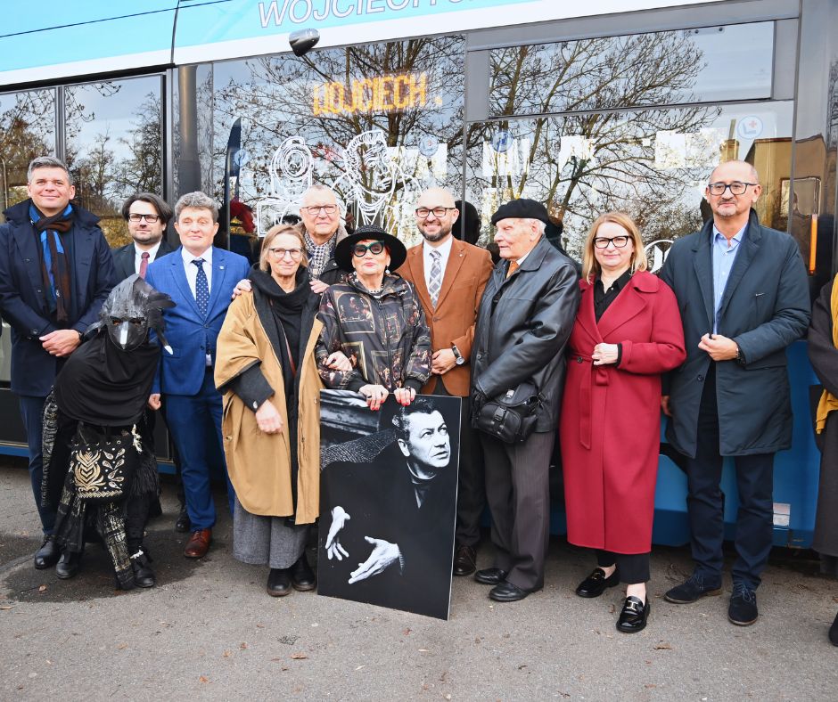 MPK Wrocław upamiętnia mistrza kina Wojciecha Jerzego Hasa. Został patronem tramwaju foto: MPK Wrocław