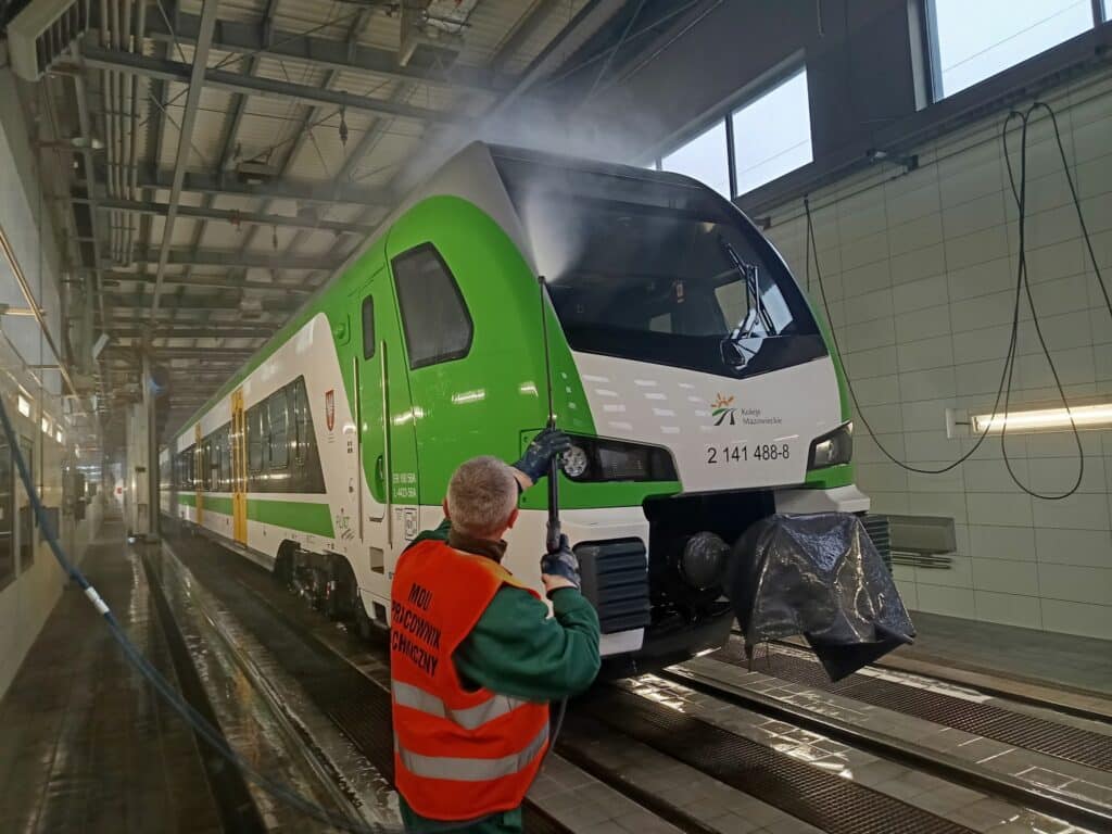 Koleje Mazowieckie: Dzień Kolejarza to święto ludzi, dzięki którym codziennie podróżują tysiące pasażerów foto: Koleje Mazowieckie