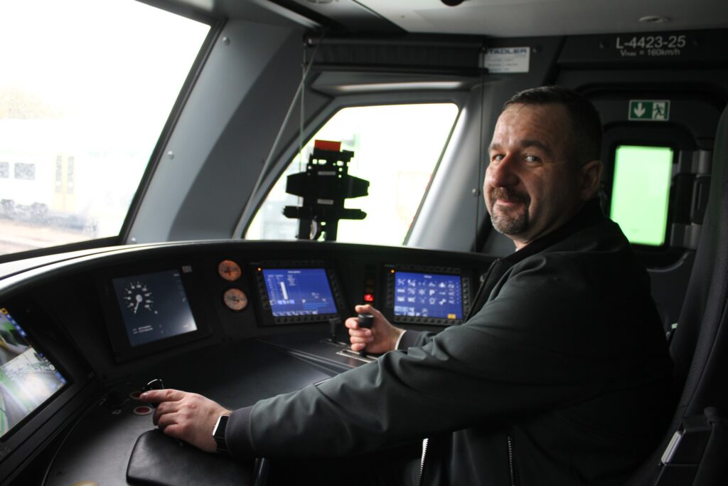 Koleje Mazowieckie: Dzień Kolejarza to święto ludzi, dzięki którym codziennie podróżują tysiące pasażerów foto: Koleje Mazowieckie