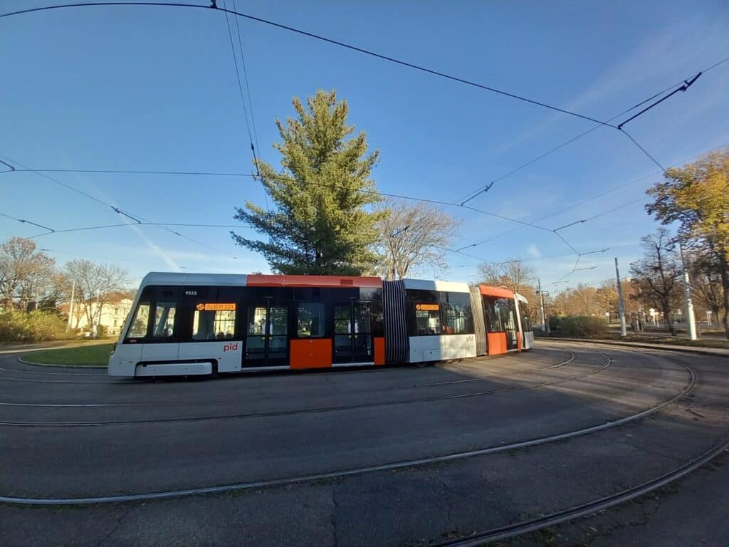 Škoda liczy na sukces w warszawskim przetargu na dostawę nowych tramwajów