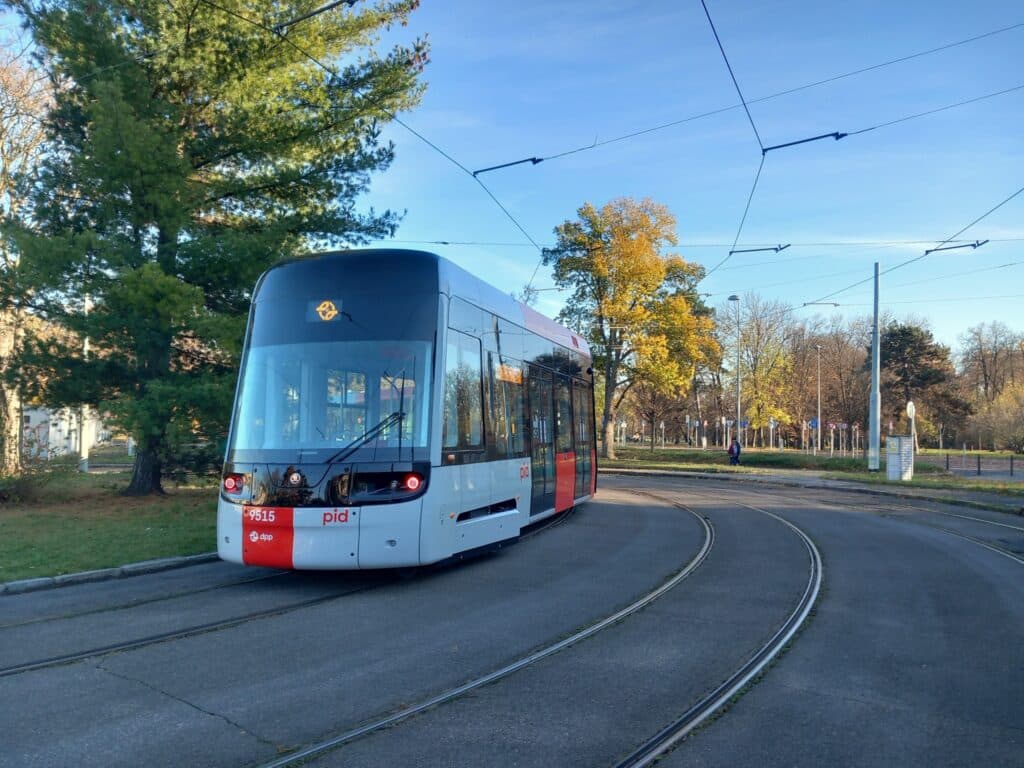 Škoda liczy na sukces w warszawskim przetargu na dostawę nowych tramwajów