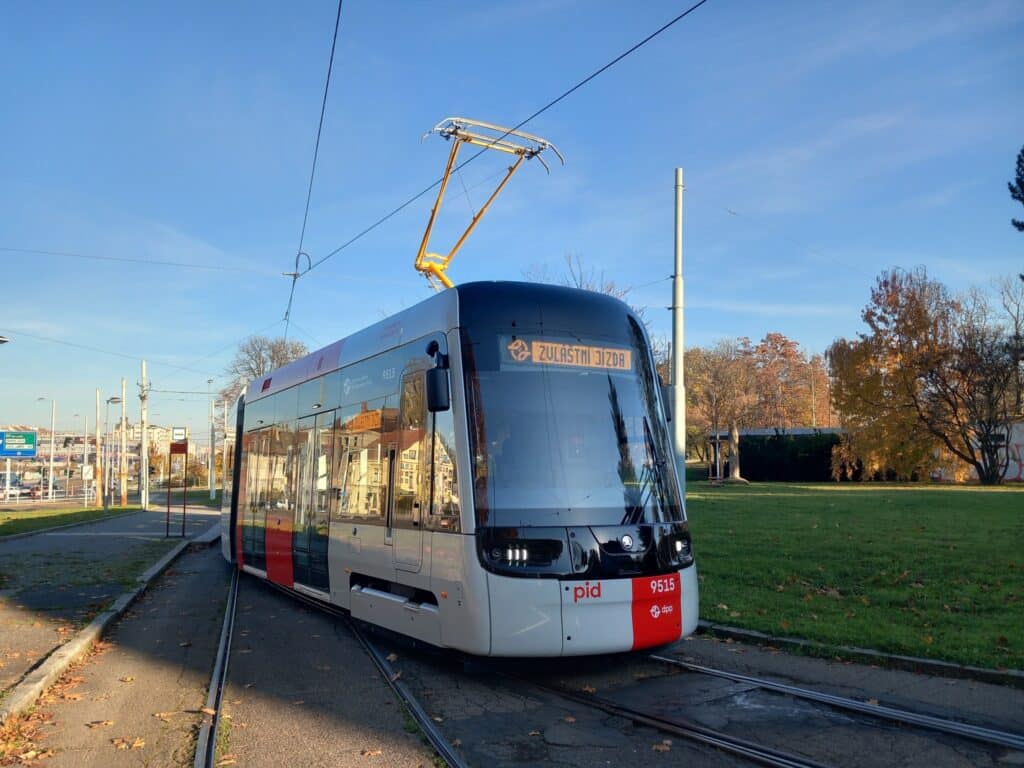 Škoda liczy na sukces w warszawskim przetargu na dostawę nowych tramwajów