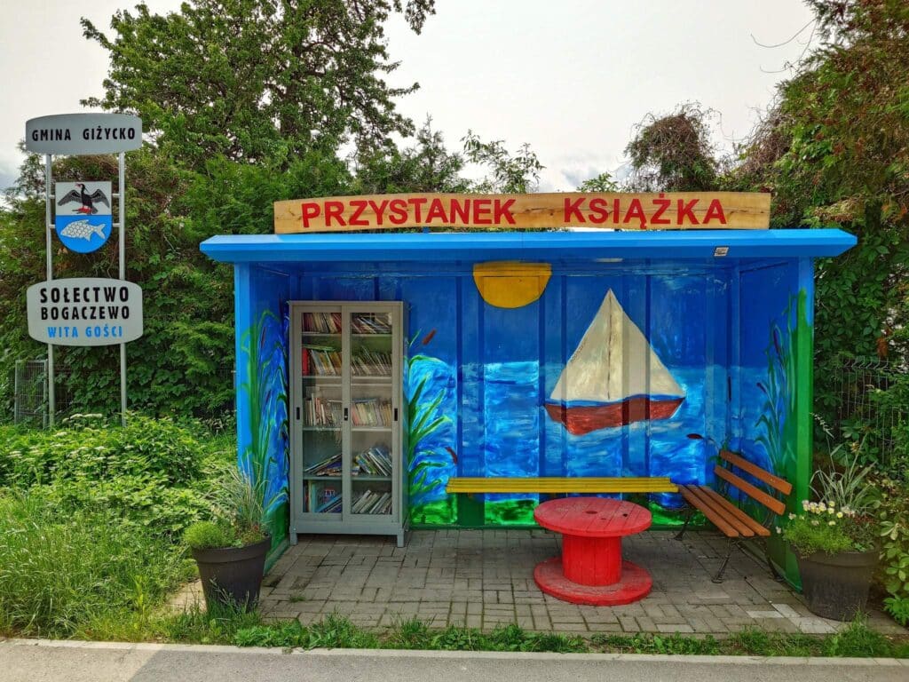 Mazurski „Przystanek Książka”. Bogaczewo z jedną z najbardziej oryginalnych wiat