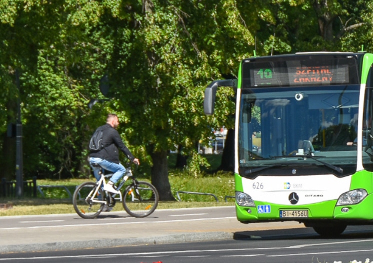 Polska mobilność w liczbach: Wyzwania dla komunikacji publicznej