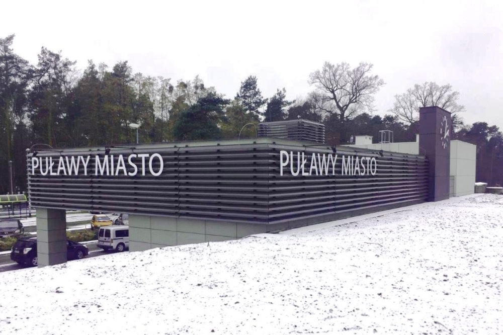 Parking przy stacji Puławy Miasto. Piotr Malepszak odpowiada na interpelację